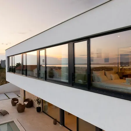 别墅 Luxury With A Swimming Pool - 21615